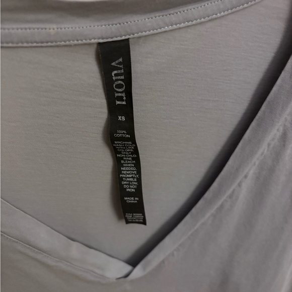 Vuori Women's Sutton V-neck - Picture 2 of 4